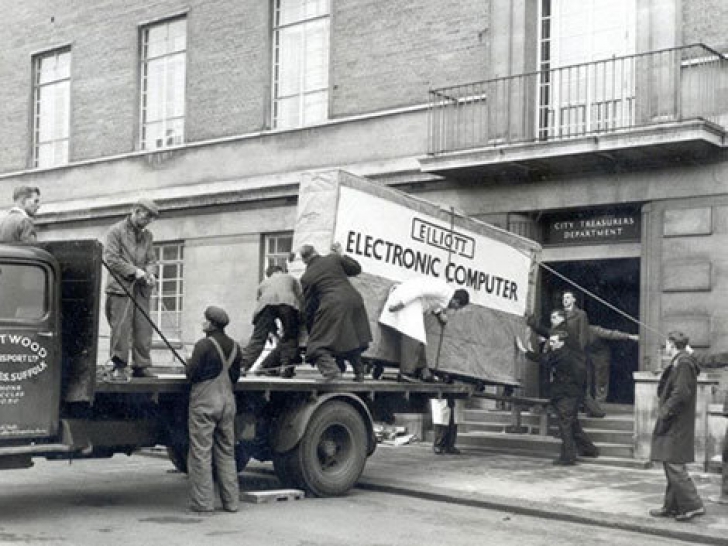 Cum se livra un computer în anul 1957
