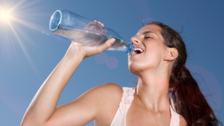 Ce se întâmplă în organismul tău când nu bei suficientă apă