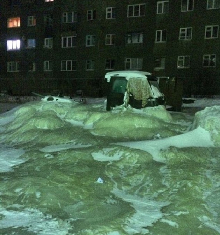 Un oraş din Siberia s-a transformat într-un imens bloc de gheaţă