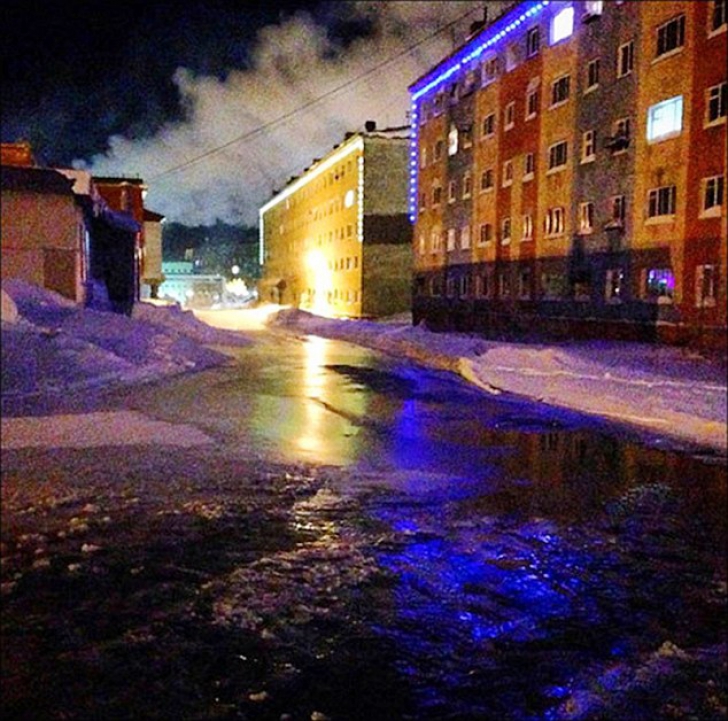 Un oraş din Siberia s-a transformat într-un imens bloc de gheaţă