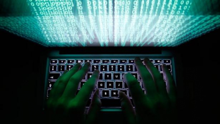 Atacuri informatice în Franţa. Vizate: site-uri de instituţii şi ziare