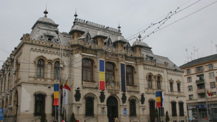 Percheziţii într-un dosar de evaziune fiscală în care sunt vizaţi angajaţi ai Primăriei Craiova