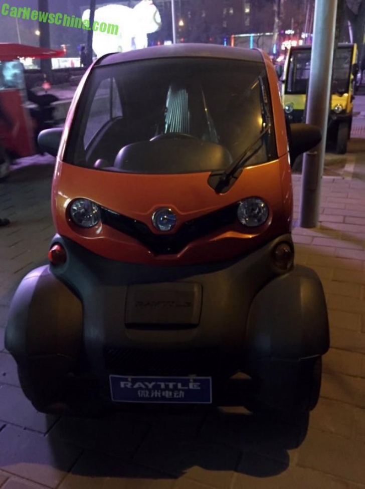O nouă chinezărie: Cum arată clona chinezească a Renault Twizy