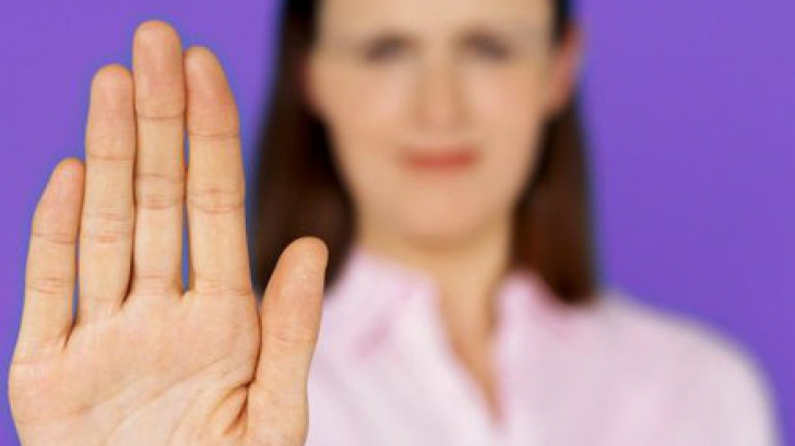 4 lucruri pe care le dezvăluie mâinile despre sănătatea ta