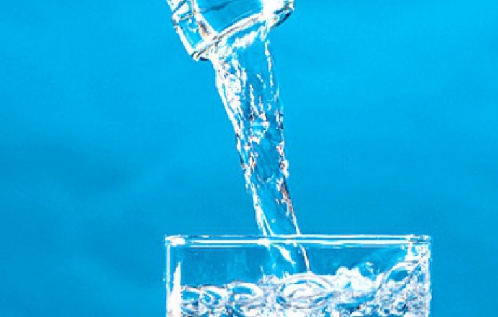 Cum te ajută apa să slăbeşti. Meniul complet pentru o săptămână