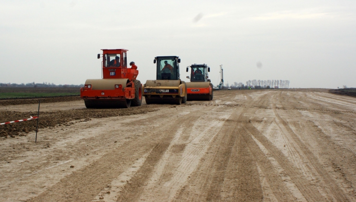 Construcţia autostrăzii Câmpia Turzii - Ogra - Târgu Mureş, atribuită pentru 1,2 miliarde lei