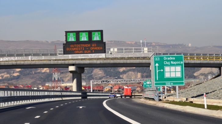 SURPRIZĂ. Autostrada deschisă în noiembrie a intrat în reparații