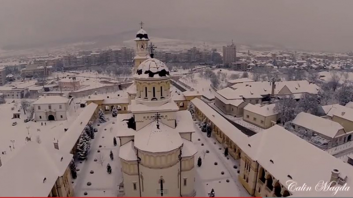 Filmare aeriană: o superbă cetate din România, în peisaj de iarnă VIDEO