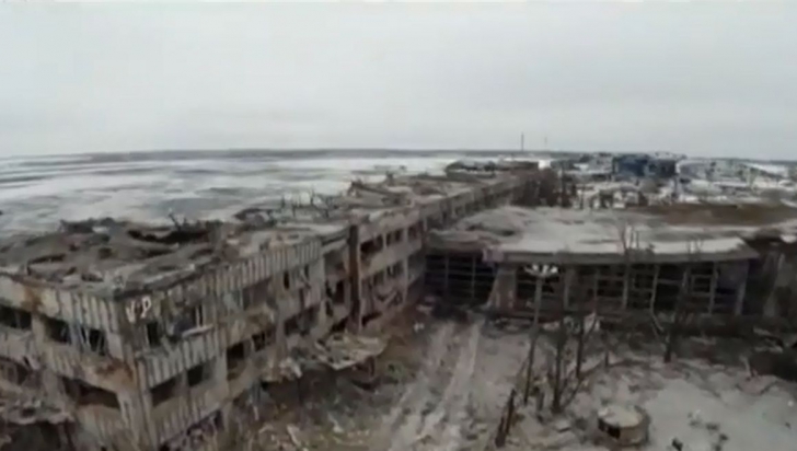 Imagini de coşmar filmate cu drona pe aeroportul din Doneţk după trei zile de război