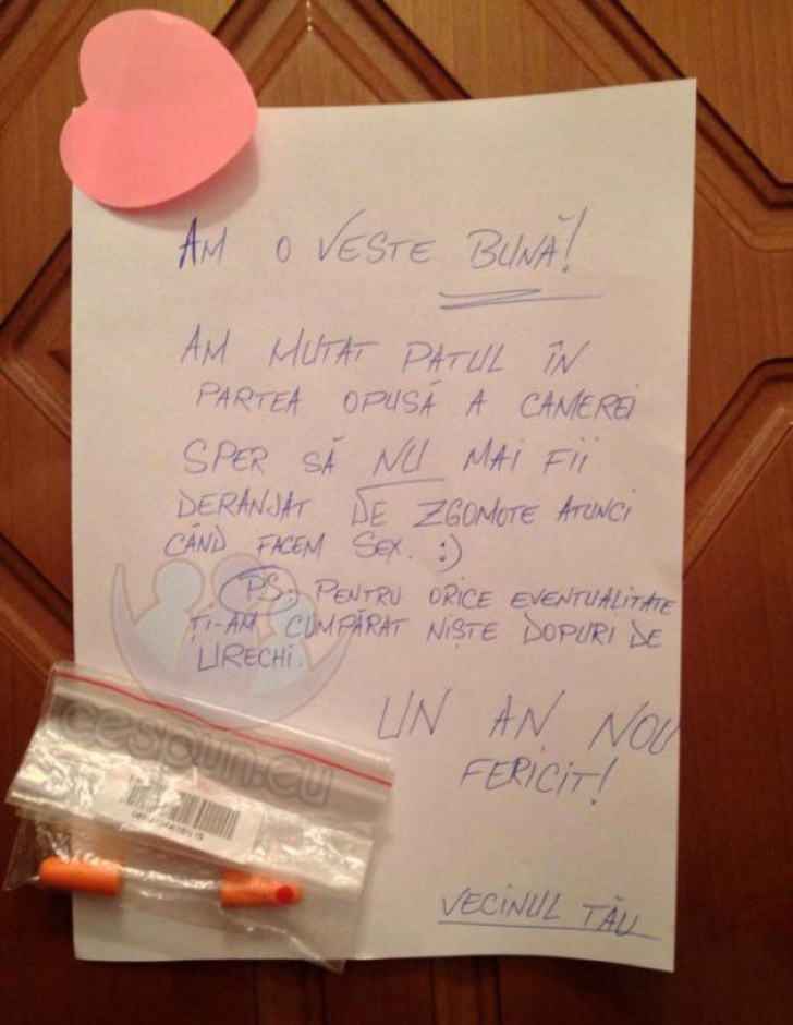 FORMIDABIL - Ce a găsit LIPIT pe uşă un locatar care s-a plâns că VECINII lui fac SEX prea zgomotos