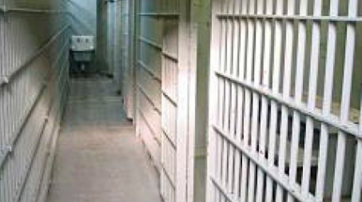 Un deținut român s-a sinucis, într-un penitenciar din nordul Italiei