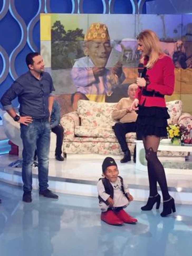Roxana Ciuhulescu şi cel mai mic om din lume