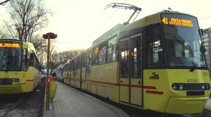 Circulaţia tramvaielor liniei 41, BLOCATĂ