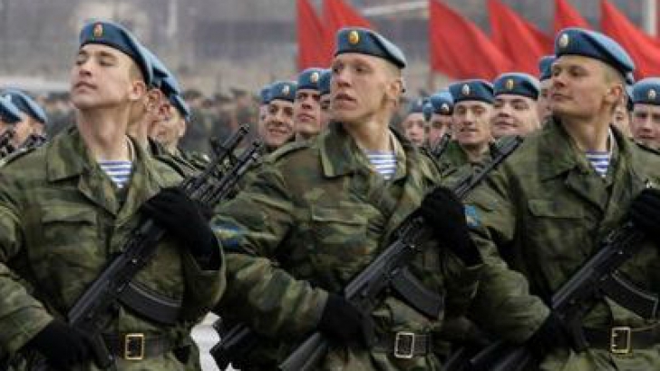 Străinii se pot înrola în armata rusă. Care este SINGURA CONDIŢIE impusă de Vladimir Putin