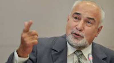 V. Vosganian, nemulţumit că oul de la găina din coteţ nu produce impozite: "Oul vândut aduce TVA!"