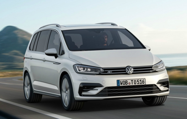 Volkswagen Touran: Cum arată noul Volkswagen Touran şi ce dotări are