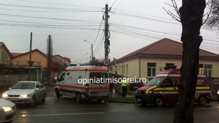 Accident cumplit în Timişoara. A intrat cu maşina într-o şcoală: un copil, rănit / Foto: opiniatimisoarei.ro