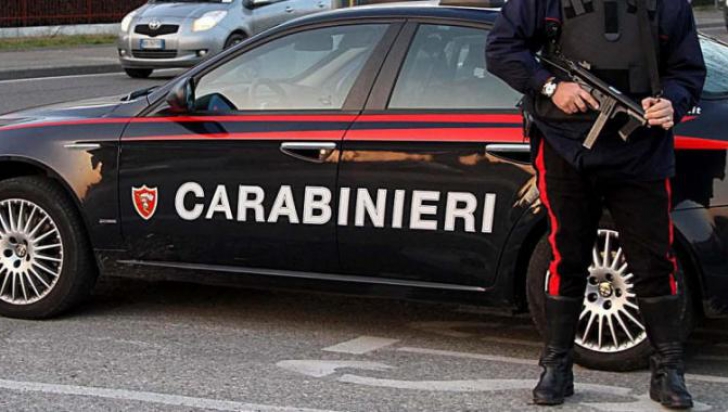 Un rom&acirc;n şi-a &icirc;njunghiat mortal soţia şi s-a sinucis, &icirc;n nordul Italiei