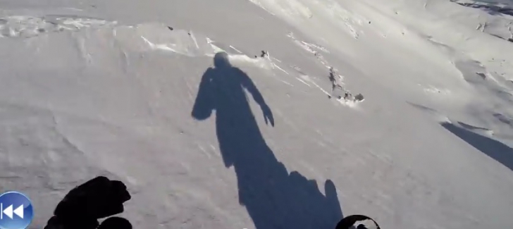 Un român a supravieţuit unei avalanşe pe Vârful Păpuşa şi a filmat totul 