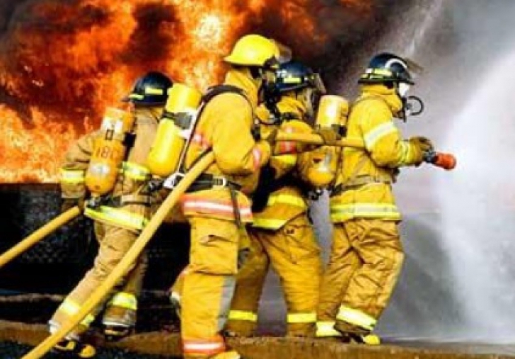 Incendiu violent la un hotel din Cluj-Napoca. 40 de persoane, evacuate