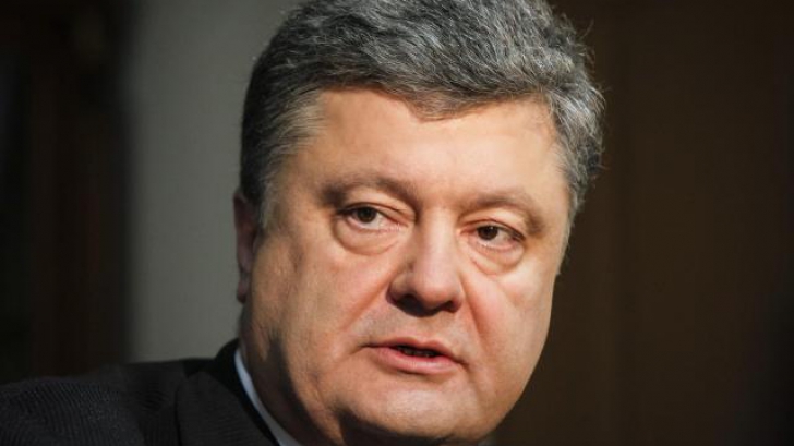 Poroşenko: 2.475 de membri ai forţelor armate ucrainene au fost retraşi de la Debalţeve 