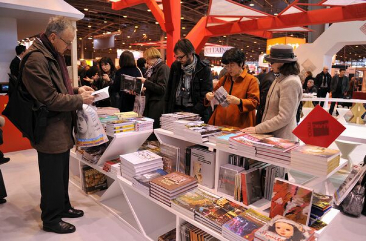 Salonul de carte de la Paris
