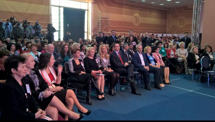 Victor Ponta, la reuniunea femeilor din PSD: Nu mă bucur niciodată când văd femei în cătușe