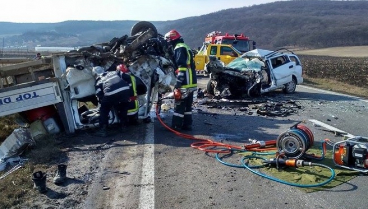 Accident mortal în Alba, după ce o maşină şi o autoutilitară s-au ciocnit