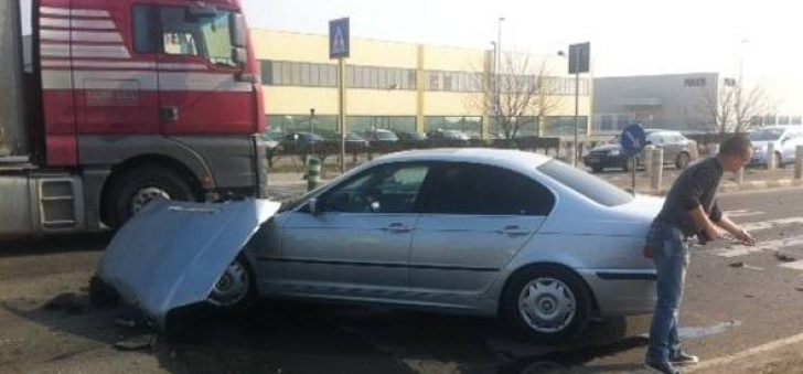 Accident grav la Timişoara: trei răniţi, după un impact extrem de violent / Foto: opiniatimisoarei.ro