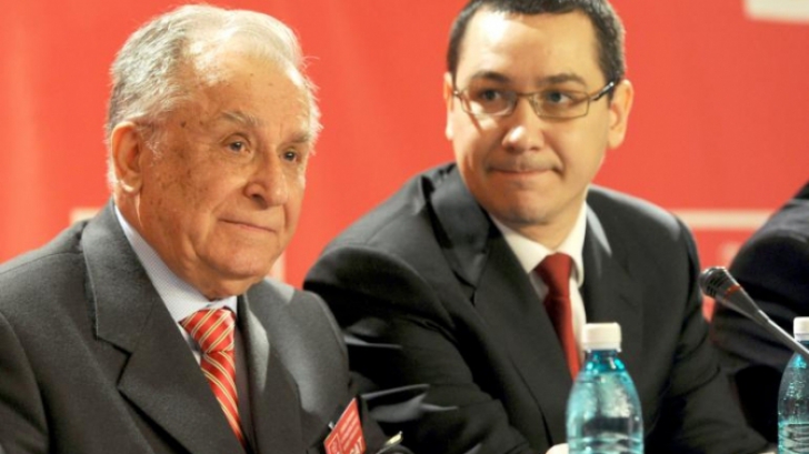 Victor Ponta i-a urat "La Mulți Ani" lui Ion Iliescu