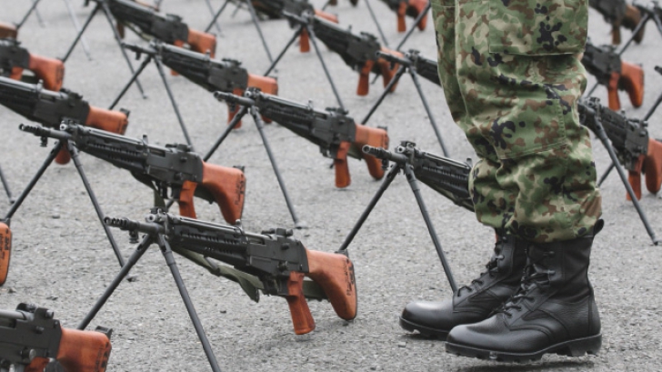 Premierul Ucrainei cere plasarea forţelor armate în stare de alertă