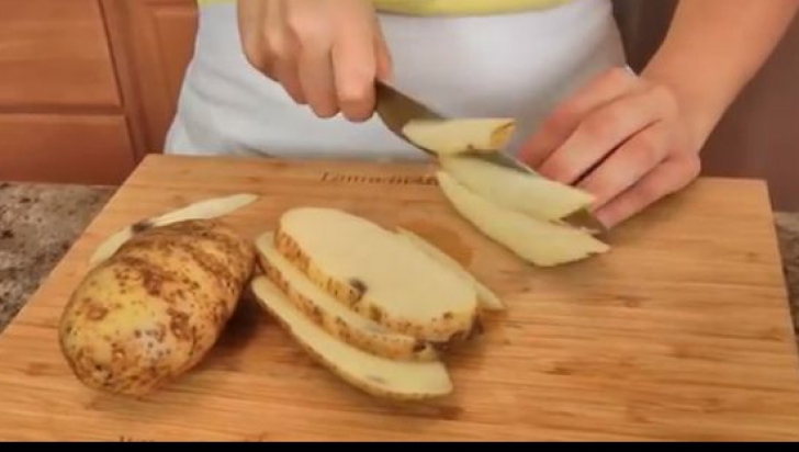 Cum să faci cei mai bun cartofi prăjiţi fără pic de ulei 