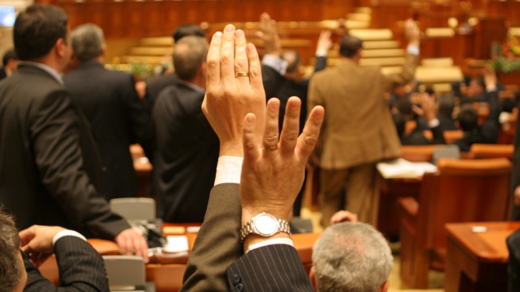 Deputații au respins modificarea regulamentului Camerei 