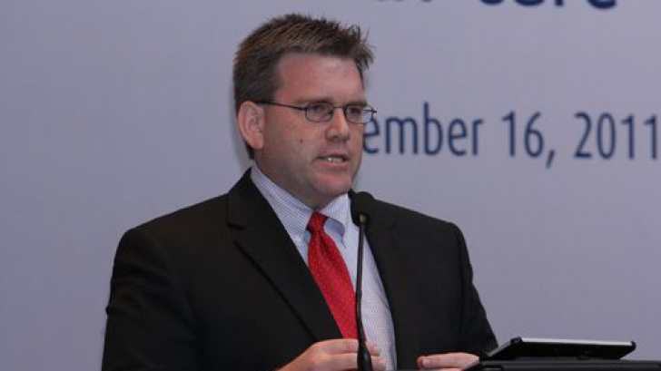 Dean Thompson trasează Guvernului o sarcină față de managerii din companiile de stat 