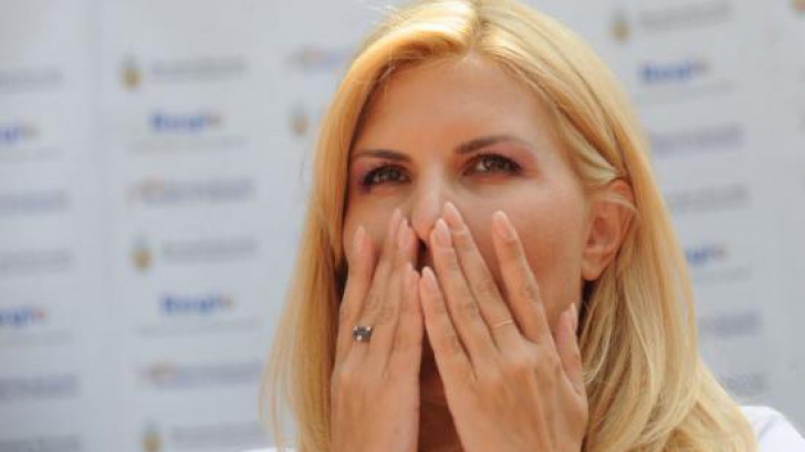 Elena Udrea, atac nemilos pe Facebook. Cine i-a căzut 'victimă'