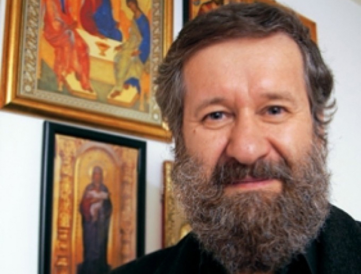 Nelu Curcă, din "La bloc", s-a făcut preot şi anunţă Apocalipsa: "Se apropie timpul Antihristului"