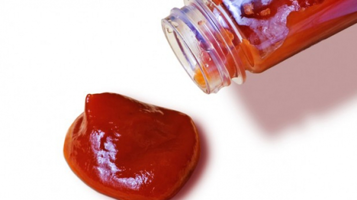 Ce conţine, cu adevărat, ketchup-ul din supermarket. Ce au descoperit inspectorii ANPC
