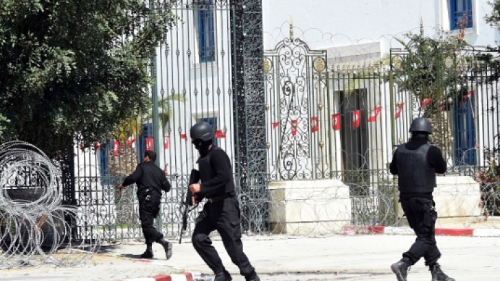 Au fost identificați autorii atacului din Tunisia. Unul dintre ei, cunoscut de Serviciile Secrete