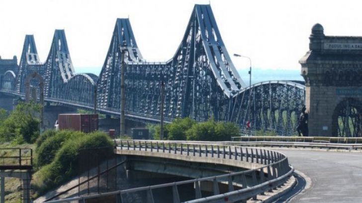 Taxa pentru trecerea podului Fetești-Cernavodă, plătită prin intermediul unui sistem electronic
