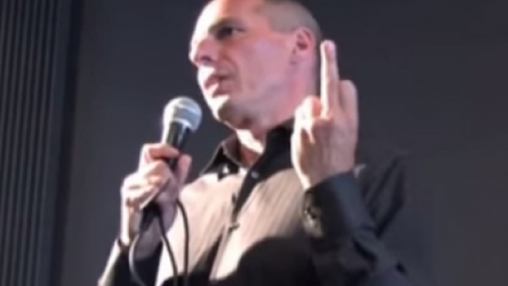 Le-a arătat degetul mijlociu germanilor sau nu? Varoufakis loveşte din nou (VIDEO)