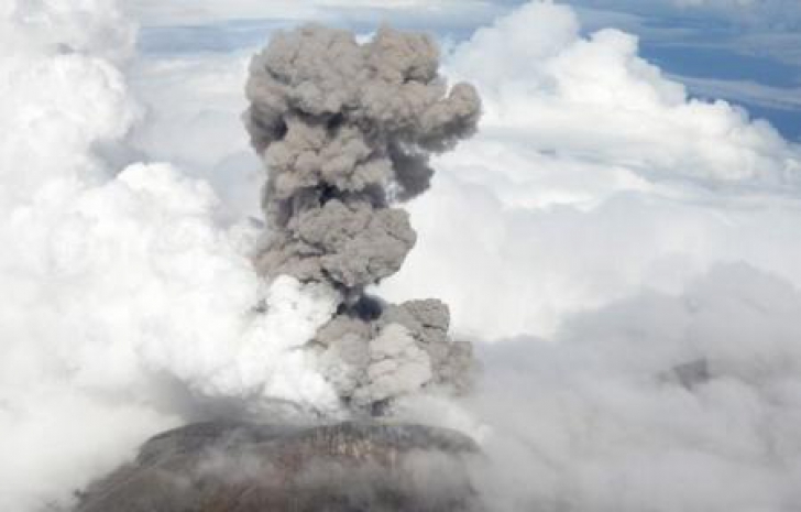 Comunități întregi evacuate şi un aeroport internaţonal închis în urma erupţiei vulcanului Turrialba