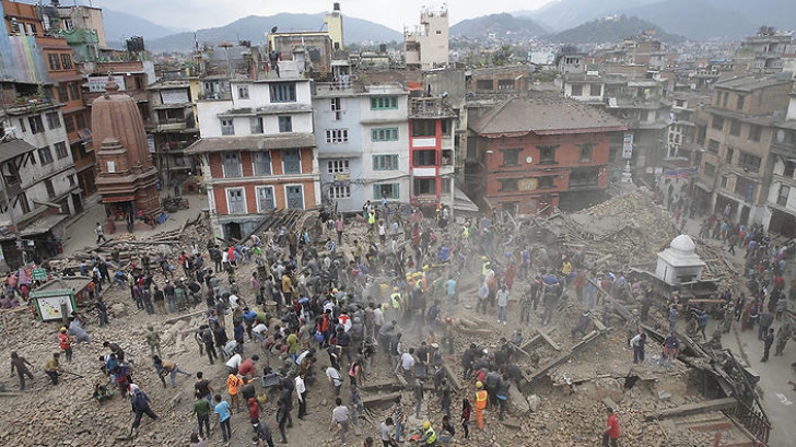 Efectul uluitor pe care cutremurul l-a avut asupra capitalei Nepalului: s-a deplasat câţiva metri