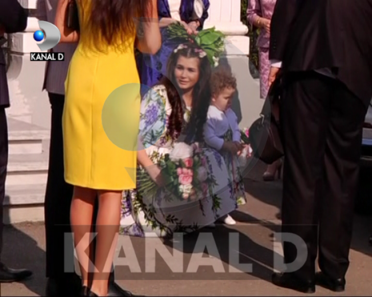 Ținută de milioane! Cât a costat rochia Elenei Băsescu purtată la botezul fiului său