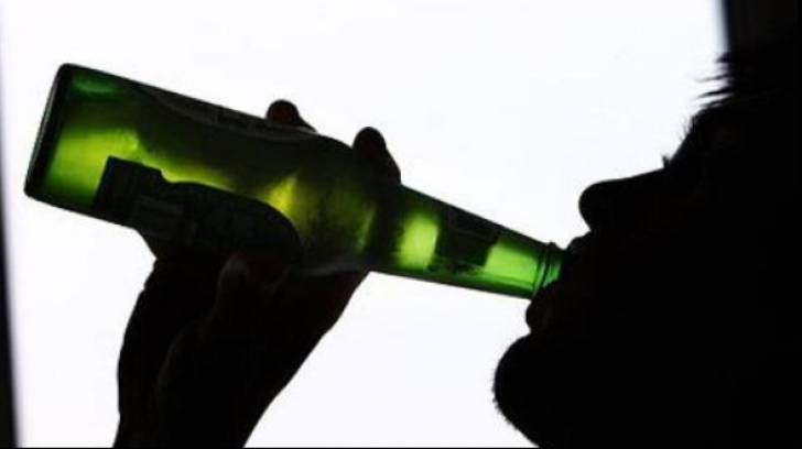 Consumul de alcool în rândul tinerilor a crescut. Care este vârsta primului pahar de alcool