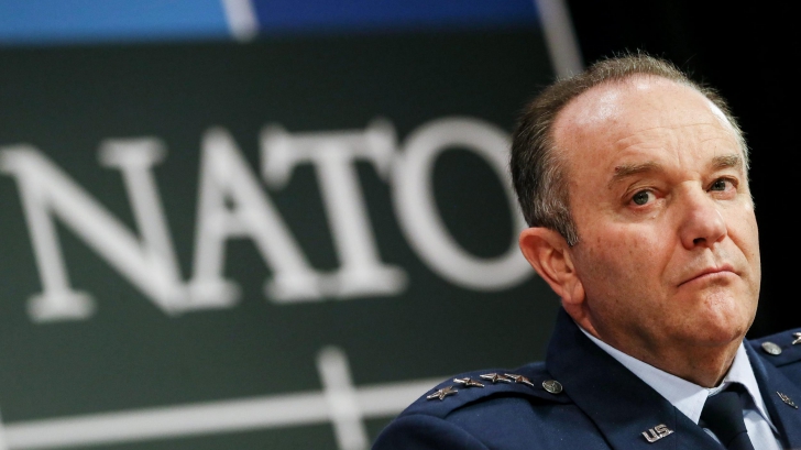 Comandantul NATO în Europa: Luăm în calcul toate opţiunile pentru soluționarea crizei din Ucraina