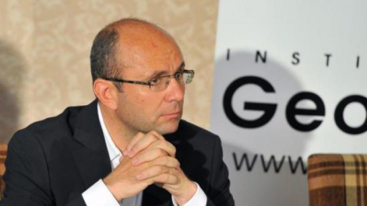 Cozmin Gușă: Traian Băsescu se poartă ca o divă pensionată, apelează la șmecherii ieftine