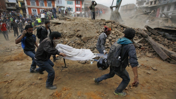 Încă un cutremur în Nepal: replică violentă, de 6,7 grade pe scara Richter. Resimţit şi în India 