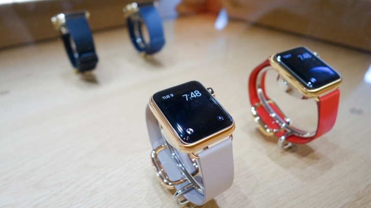 Nu îți vei permite Apple Watch! Iată cât costă în România
