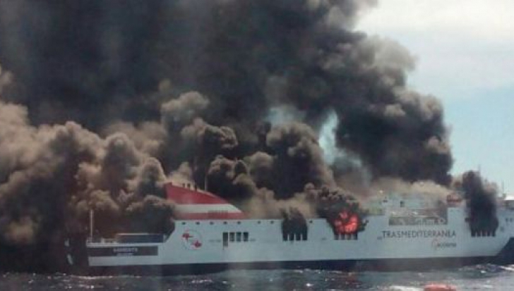 Feribot cuprins de flăcări în Marea Mediterană. Printre pasageri se aflau şi români