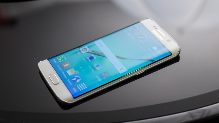 A creat Samsung telefonul perfect? Rezistă la orice ți-ar trece prin minte.